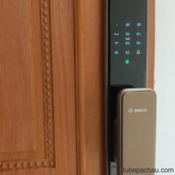 Khóa cửa điện tử Bosch EL 600K màu đồng