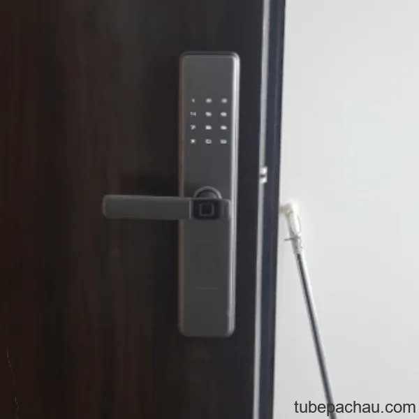 Khóa cửa điện tử Bosch ID-30BKB màu đen