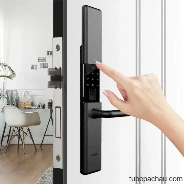 Khóa cửa điện tử Bosch ID80 EU