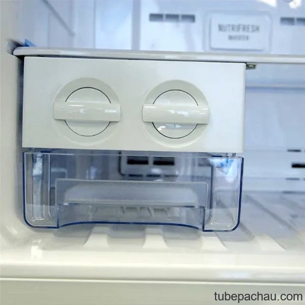 Tủ lạnh Electrolux EME3700H-A